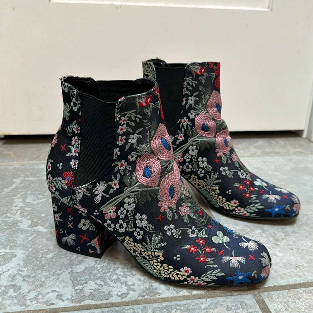 Indigo Rd Floral Embroidered Booties
